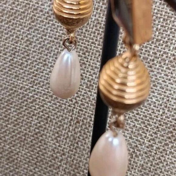 Vintage Richelieu Black enamel & Faux Pearl Dangle earrings,2.5" - Picture 9 of 9